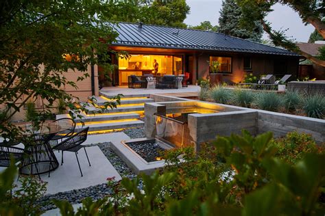 Contemporary Backyard Patio