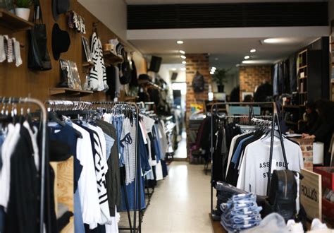 The Local Store NB 的图像结果