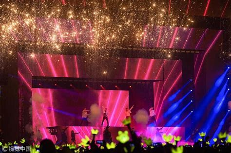 Bigbang跨年夜合体献唱TOP缺席 权志龙新年恋情被曝光