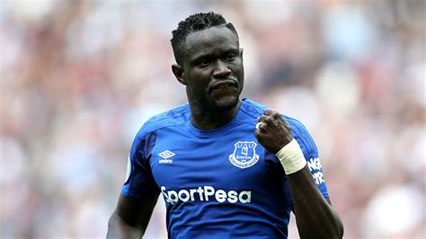 Oumar Niasse leaves Everton on loan for Cardiff | Football News | Sky ...