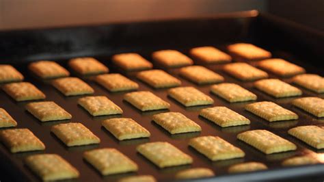 How to make a delicious cookie even more delicious?_Bisco | Glico ...