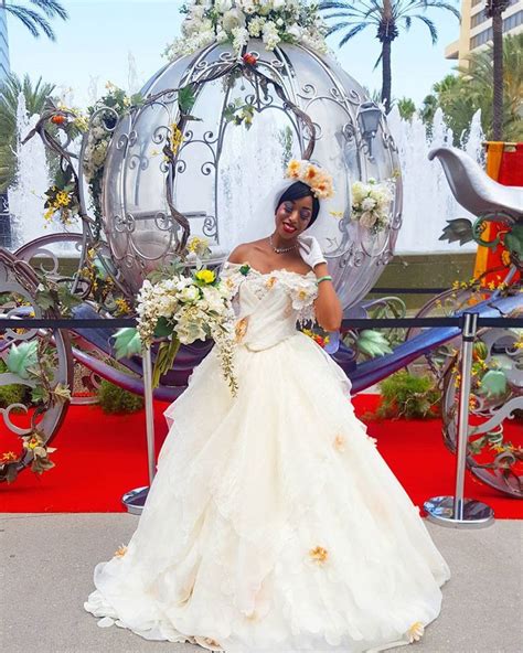 Disney Bride 的图像结果