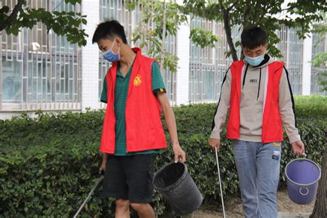 志愿最美，我们在行动（一）——我院学生积极参加清扫校园志愿服务活动