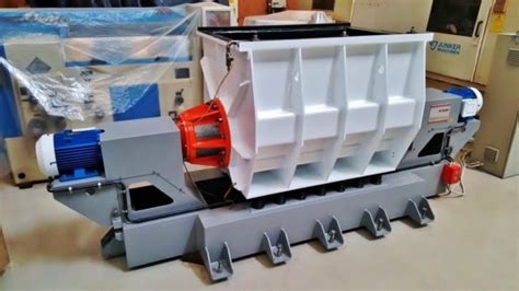 TROUGH VIBRATOR - Vibratory Finishing Deburring Machine RÖSLER ECC-800/ ...