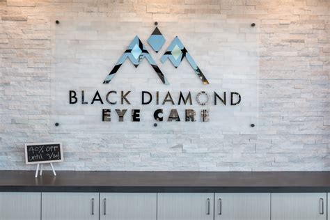 Black Diamond Eye Care – Carmen Yon Architecture