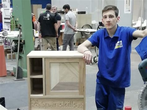 El equipo asturiano de Ebanistería logra una medalla de plata en los ...