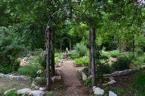 Medicine Wheel Garden Ideas Designs