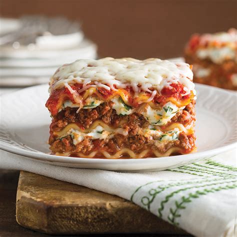 Slow Cooker Lasagna   Paula Deen Magazine