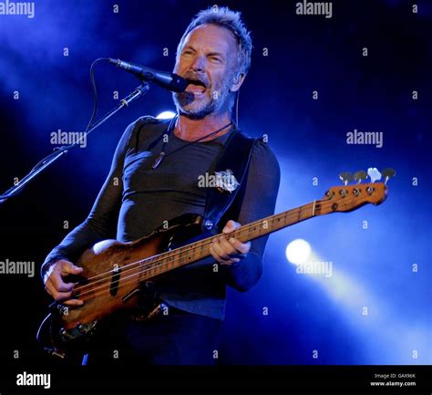 Sting musician hi-res stock photography and images - Alamy