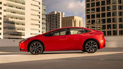 Differences Between The 2024 Toyota Prius And 2024 Toyota Prius Prime