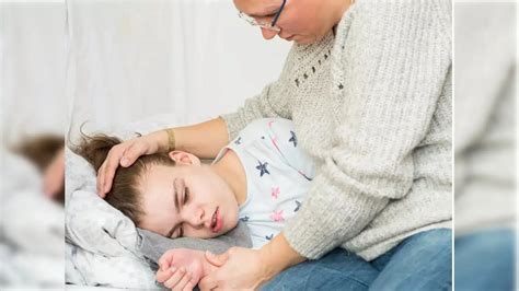 Epilepsy : ఫిట్స్ సమస్య ఉంటే ఈ లక్షణాలు కనిపిస్తాయి.. - what are the ...