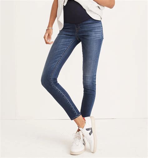 These Are the Best Petite Maternity Jeans | Who What Wear