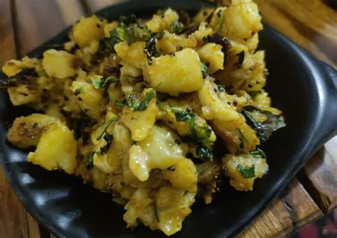 Tangy potato sabzi Recipe by Chef Tripti Saxena - Cookpad