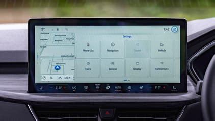 Ford Kuga Interior Layout & Technology | Top Gear