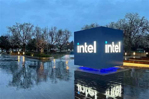 Intel's Former 'Inventor of The Year', Who Specialized In Glass ...