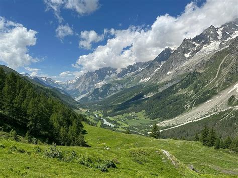 Tour du Mont Blanc vs Alta Via 1 – Expert Tips & Insights