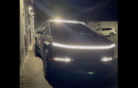 MKBHD Cybertruck Light Bar Install & Demo Video (Flood Lights, Ditch ...