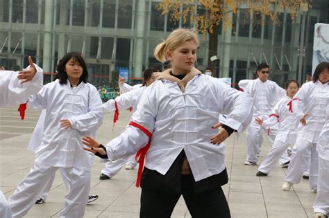 打太极送什么礼物最新素材