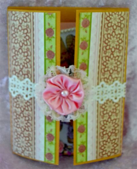 Gatefold Easel Card Tutorial 的图像结果