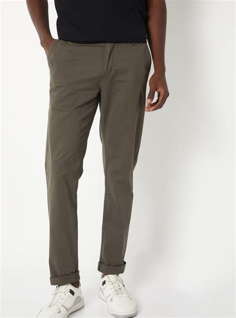 Buy Men Slim Fit Stretch Chinos Online at just Rs. 899.0 ...
