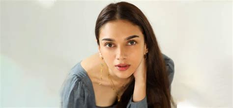 बेहतरीन ब्यूटी एंड स्किन केयर प्रोडक्ट खरीदें वो भी केवल 299 रुपये तक ...