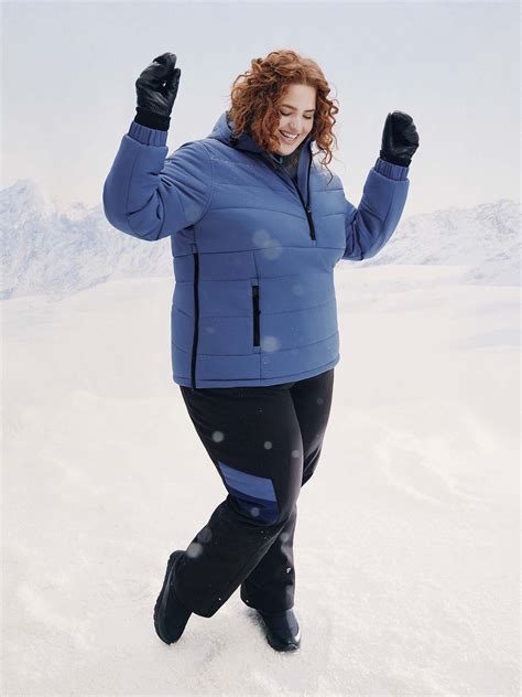 10 Best Plus-Size Ski Jackets for Women 2023