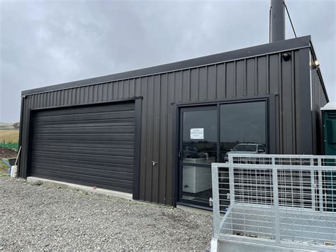 Open Front Building 的图像结果