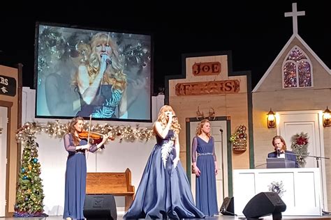 Medora Christmas show closes out 2022 holiday season at Holmes Theatre ...