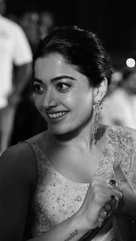 Rashmika Mandana: रश्मिकाच्या खात्यात आणखी एक बॉलीवूड सिनेमा; हा कलाकार ...