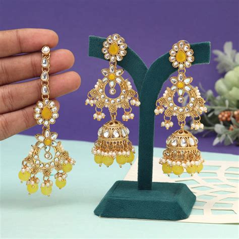 Kundan Maangtikka Earrings Set