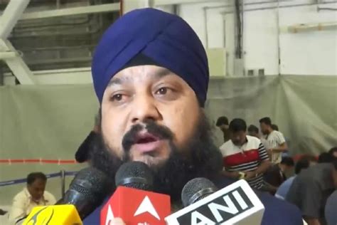 | भारत आने पर भावुक हुए अफगान सांसद, बोले- 20 साल में जो हुआ था, अब सब ...