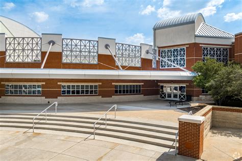 About Castle Hills | Schools, Demographics, Things to Do - Homes.com