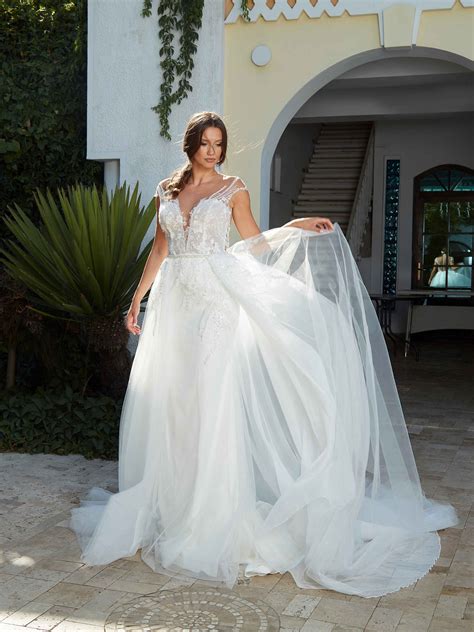 Long Detachable Train Mermaid Wedding Dress, Unique Lace Bridal Gown, Elegant Bridal Dress ...