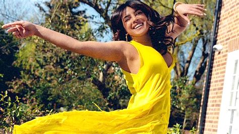 Priyanka Chopra enjoys some London sunshine at home in a bright yellow ...