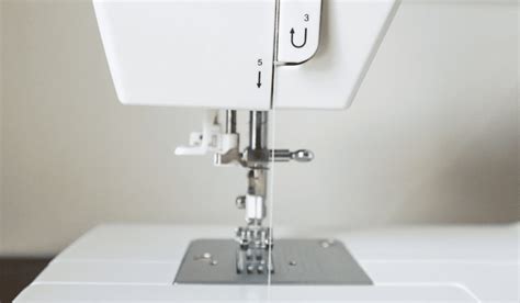 How to Thread a 1950 Singer Sewing Machine Needle 的图像结果