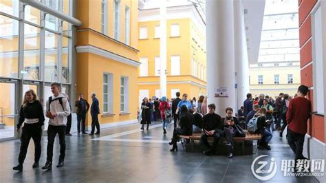我校与俄罗斯喀山联邦大学叶拉布加学院举行中俄大学生线上文化交流会-国际交流与合作处（港澳台办公室）