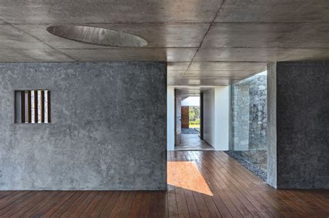 Alibag: RMA Architects design a home that blends in with its humble ...