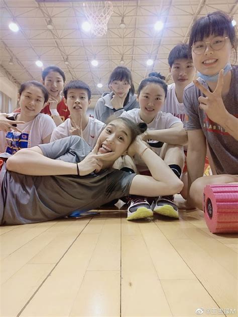 中国女篮VS美国女篮，是一个李梦就能追得上的吗 - 知乎