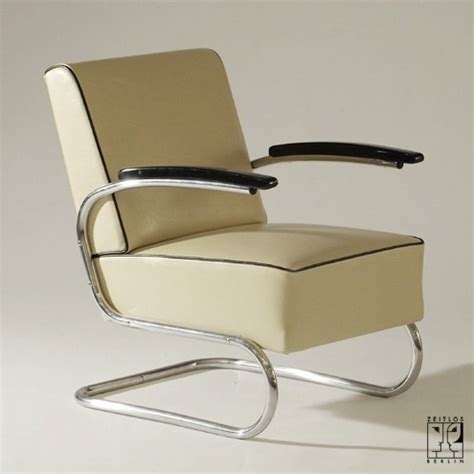 Legendary cantilever armchair in the style of the Bauhaus-Modernism ...