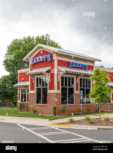Zaxbys hi-res stock photography and images - Alamy