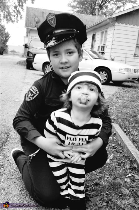 Police Officer and his Inmate Costume | Original DIY Costumes - Photo 2/2