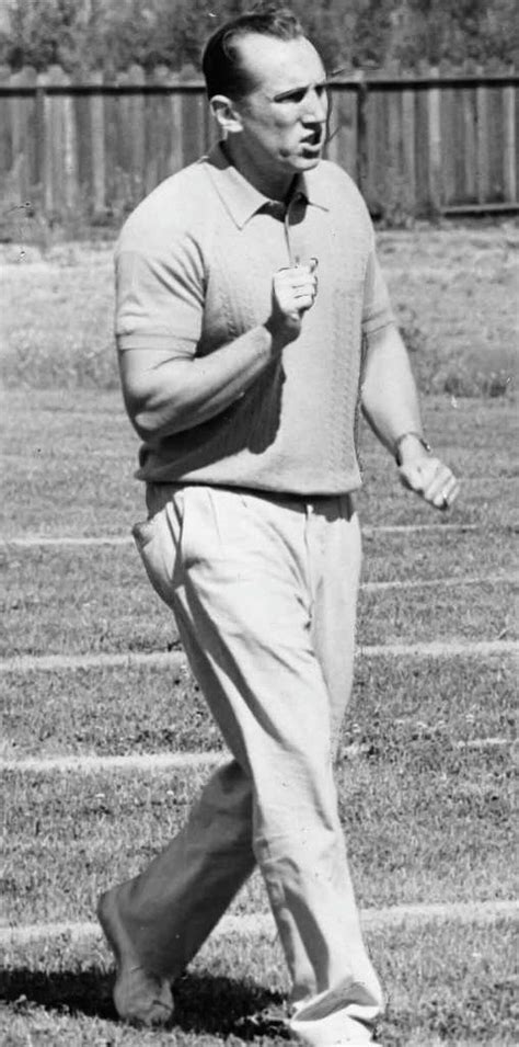 Raiders owner Al Davis dies at 82