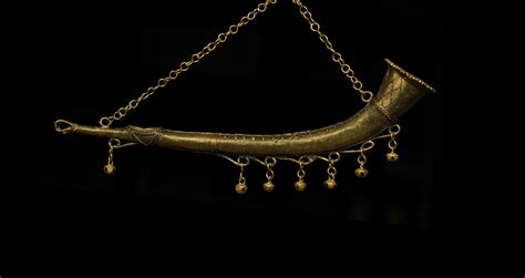 Handmade Brown Dhokra - Royal Ch-Turi for Decorative – IndianVillèz