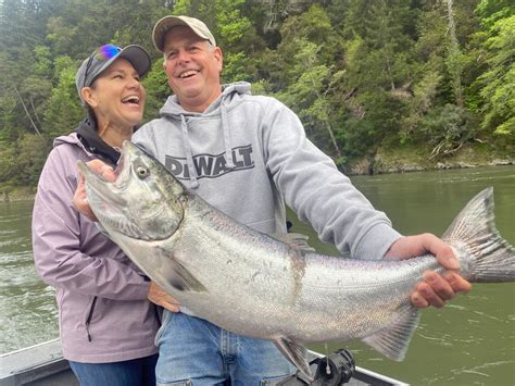 Best Time to Fish the Rogue River (Gold Beach Fishing Guide) - Salmon King Lodge Guide Service