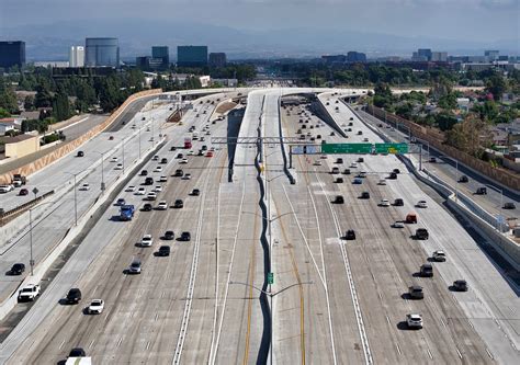 Plan for longer 405 Freeway commutes as lanes close for final ...