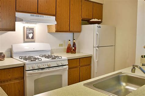 Portsmouth Apartments - Novi, MI 48377 | ApartmentGuide.com