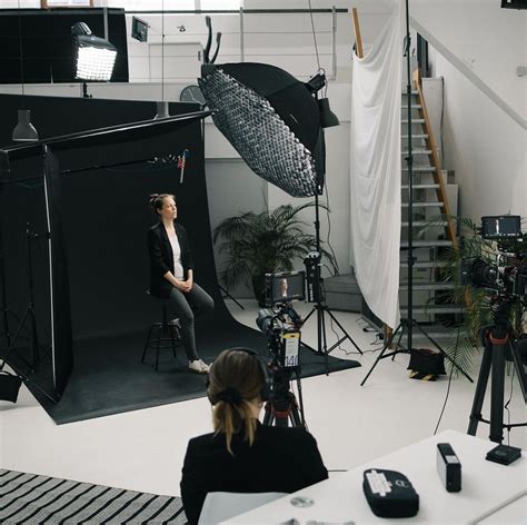 Interview Style Shot 的图像结果