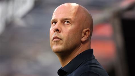 'More of a target man' - Arne Slot picks apart Arsenal's tactical ...