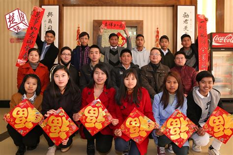 [楚天都市报]12名缅甸留学生包饺子迎新春，感受浓浓中国“年”味