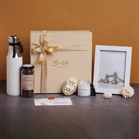 Online Gifts for Her | Best Gifts for Womens, Girls in India – BoxUp ...